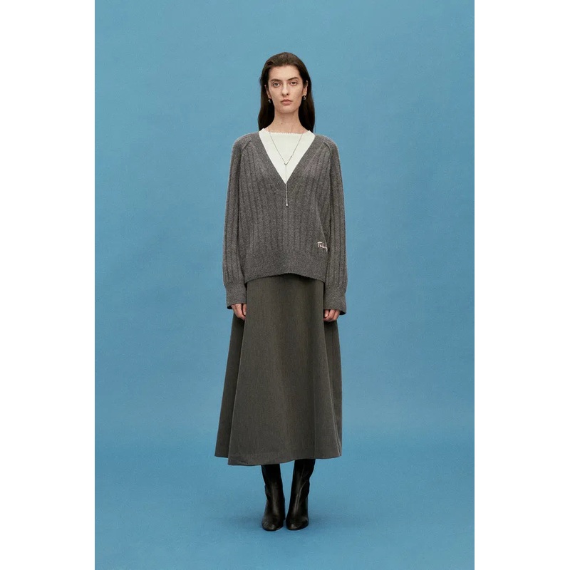 Zoey Deep V-Neck Sweater in Merino Wool Cashmerem Knit XS