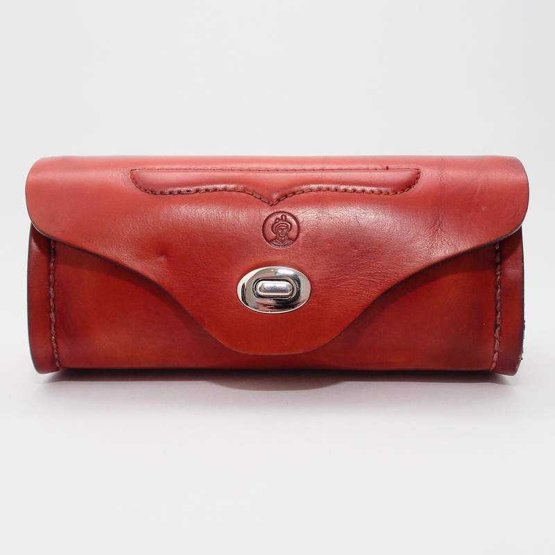 Shoe polish set “Beauty” made of red glazed leather – handcrafted