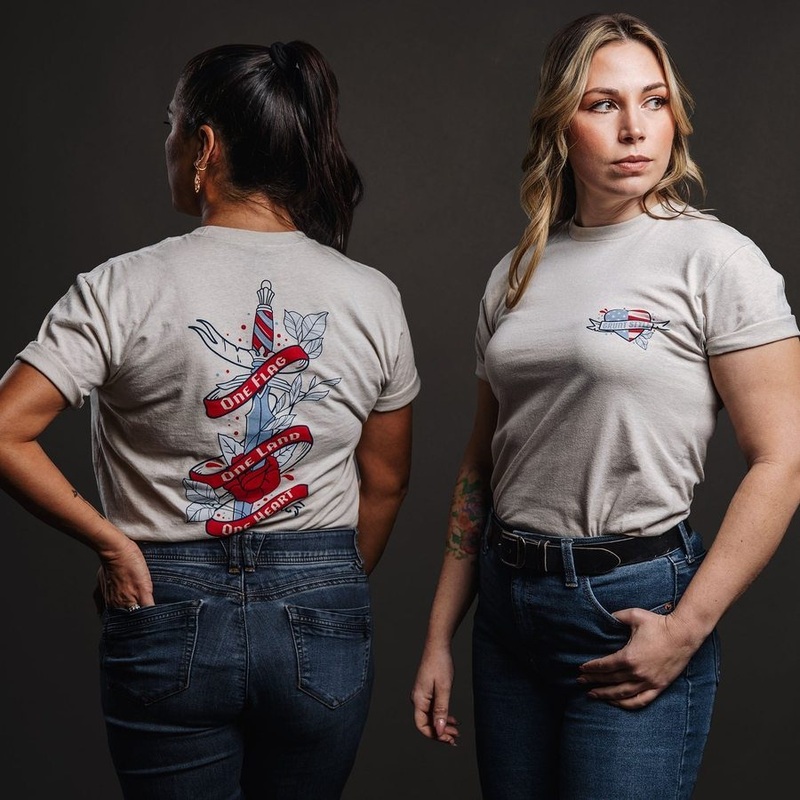 Women’s One Flag Boyfriend Fit T-Shirt – Sand Small