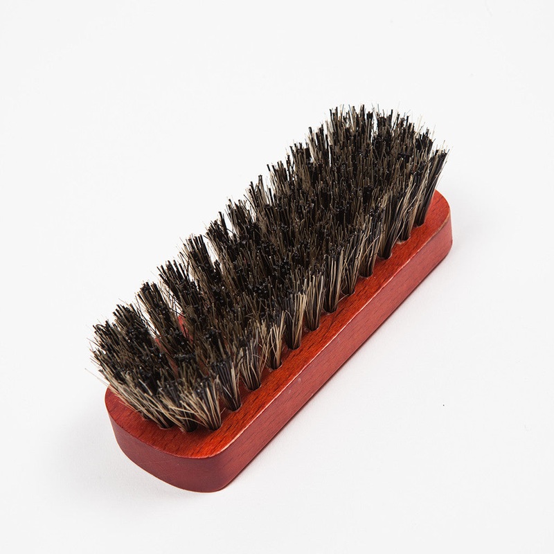 Suede brush “Brushed Suede” made of red glazed beech wood – handcrafted