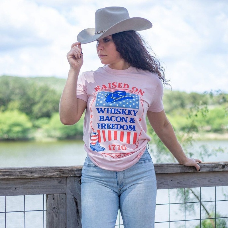 Women’s Raised Right Boyfriend Fit T-Shirt – Light Pink Small