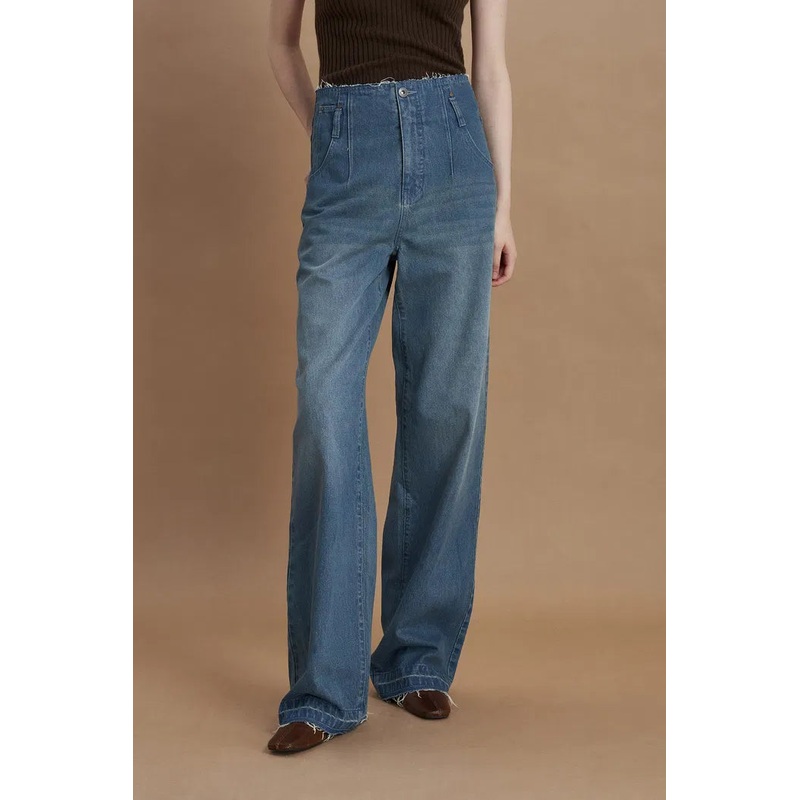 Vega High-Waisted Frayed Hem Jeans in Washed Cotton Denim XS