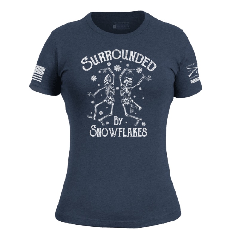 2023 December Club – Women’s – Surrounded By Snowflakes Small