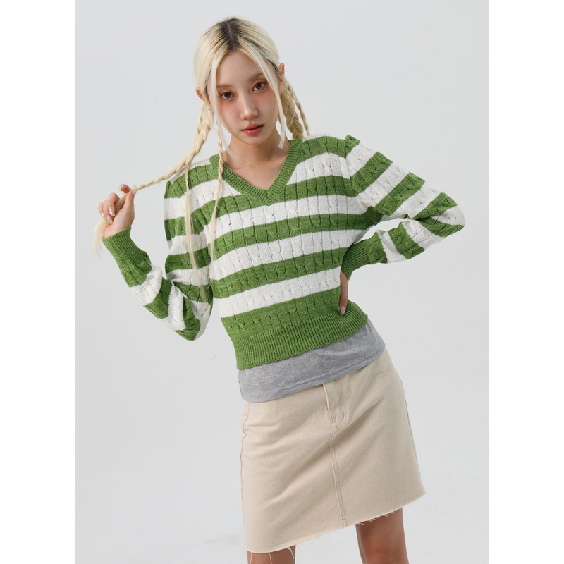Striped V-Neck Sweater IS307 White S/M
