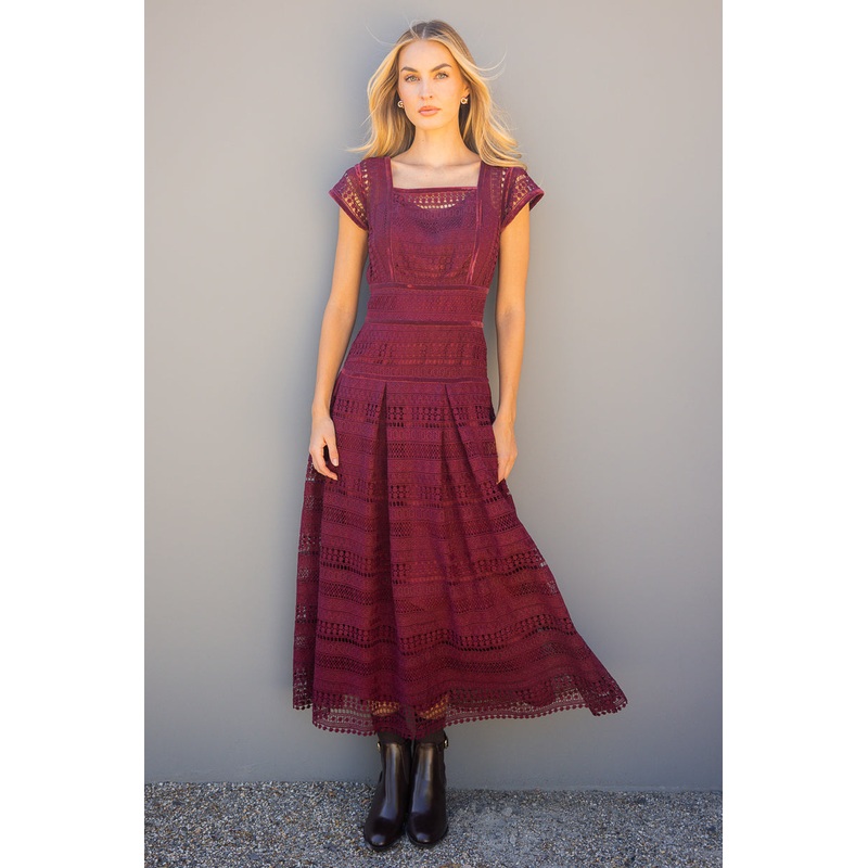 Amory Dress in Burgundy 00