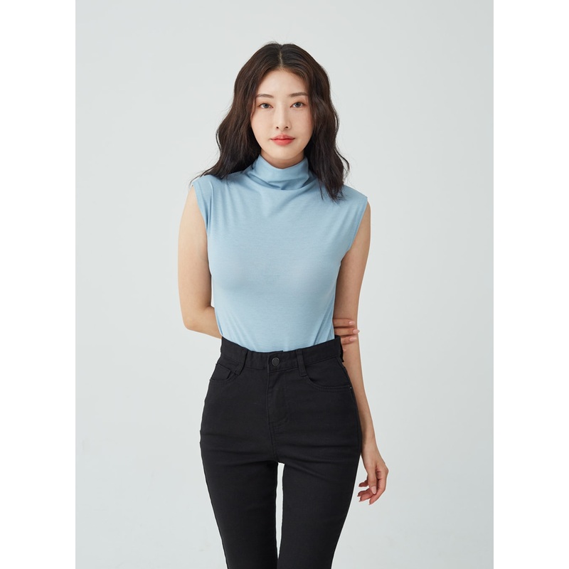 Half Neck Sleeveless T-Shirt IU26 White S