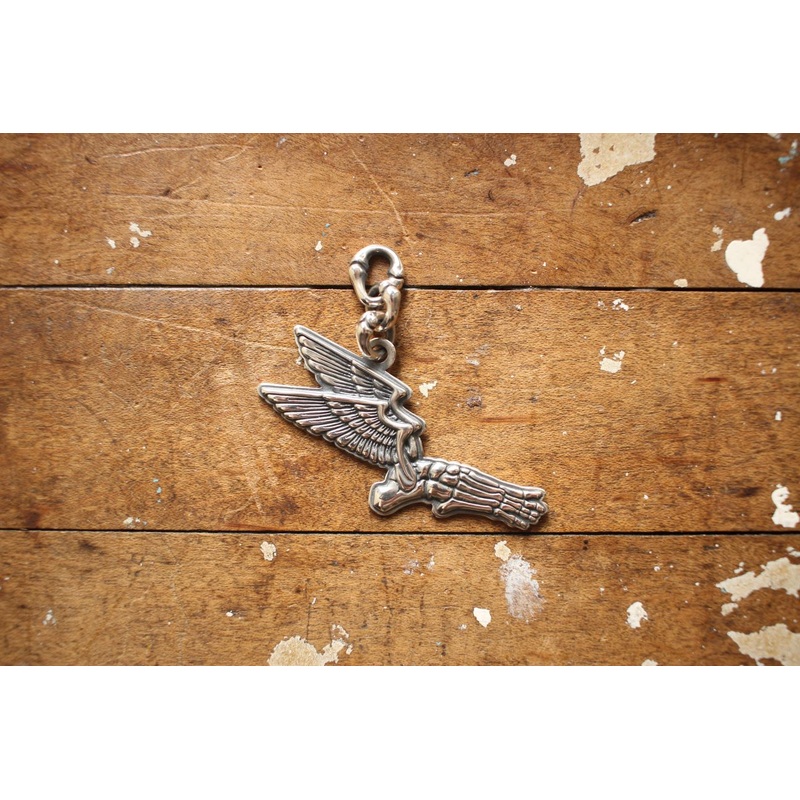 BO’S GLAD RAGS / “Winged Skeleton Foot” (C23-03PH)