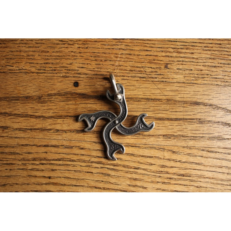 BO’S GLAD RAGS / R.R.Wrench Wheelin’ Fig. Pendant Head (A20-05SV,Heavy-Large)