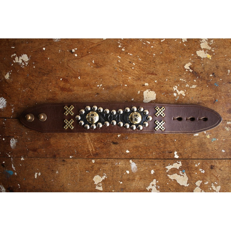 BO’S GLAD RAGS / Early 1940s Nashville Style Inlaid Cowhide Studs Bangle “New York Central R.R.” (A19-03BR,CHOCO COWHIDE / BRASS) S-M