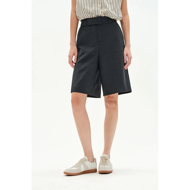 Amelia Wrinkle Resistant Tailored Bermuda Shorts in Australian Merino Wool XS