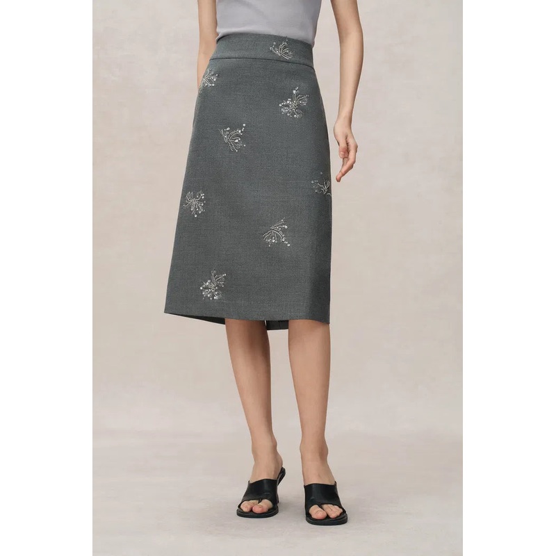Beading Wrinkle Resistant Embroidered Skirt in Fine Worsted Wool XS