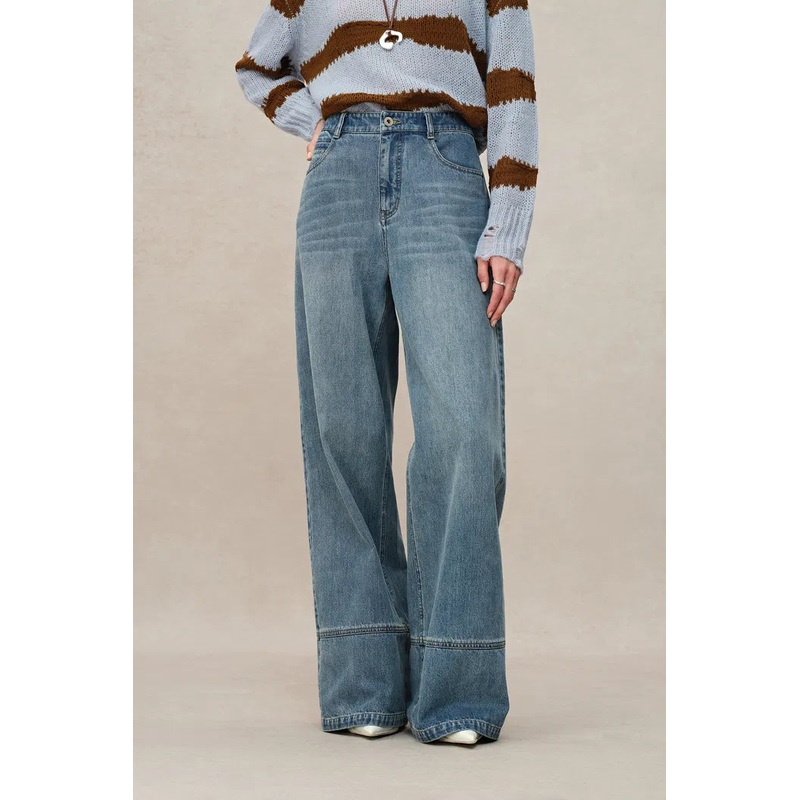 Sierra Stonewashed Wide Leg Jeans in Lightweight Denim XS