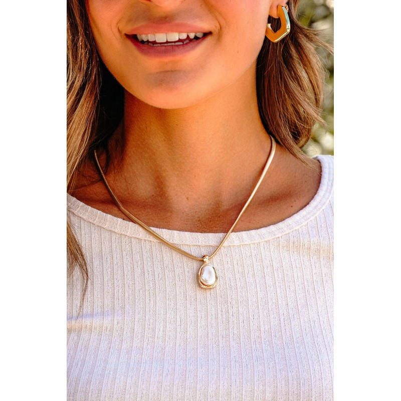 Gold Chain Pearl Pendant Necklace