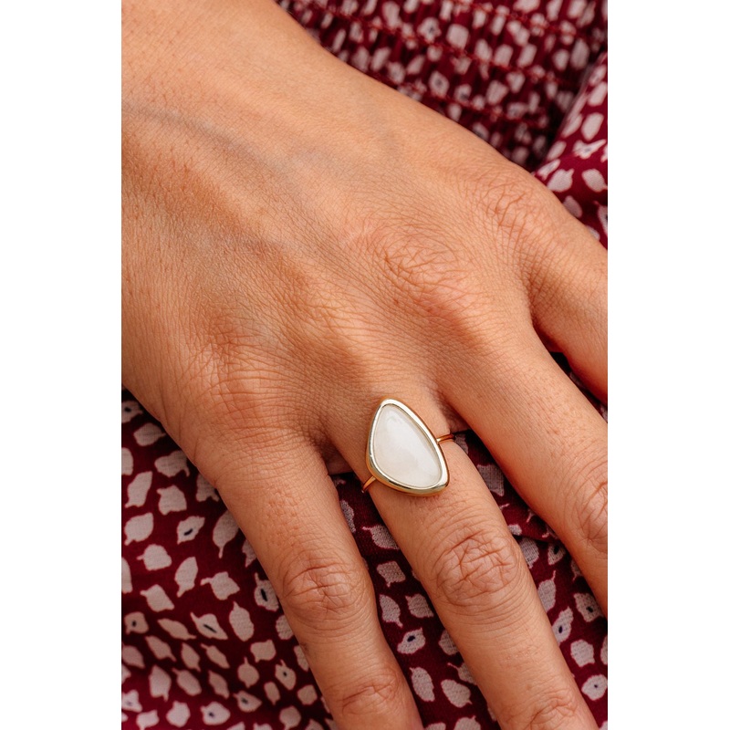 Ivory Orante Resin Stone Acrylic Ring