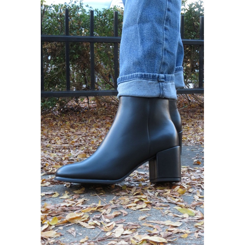 Jalen Black Faux Suede Booties 5.5