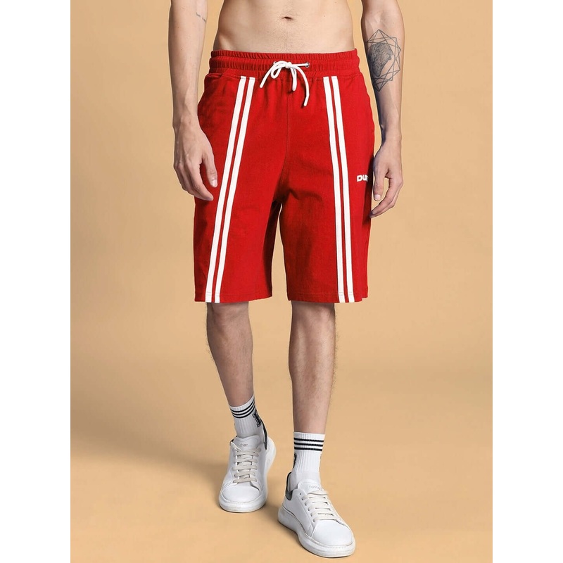 OUTLOOK REGULAR FIT SHORTS RED XS