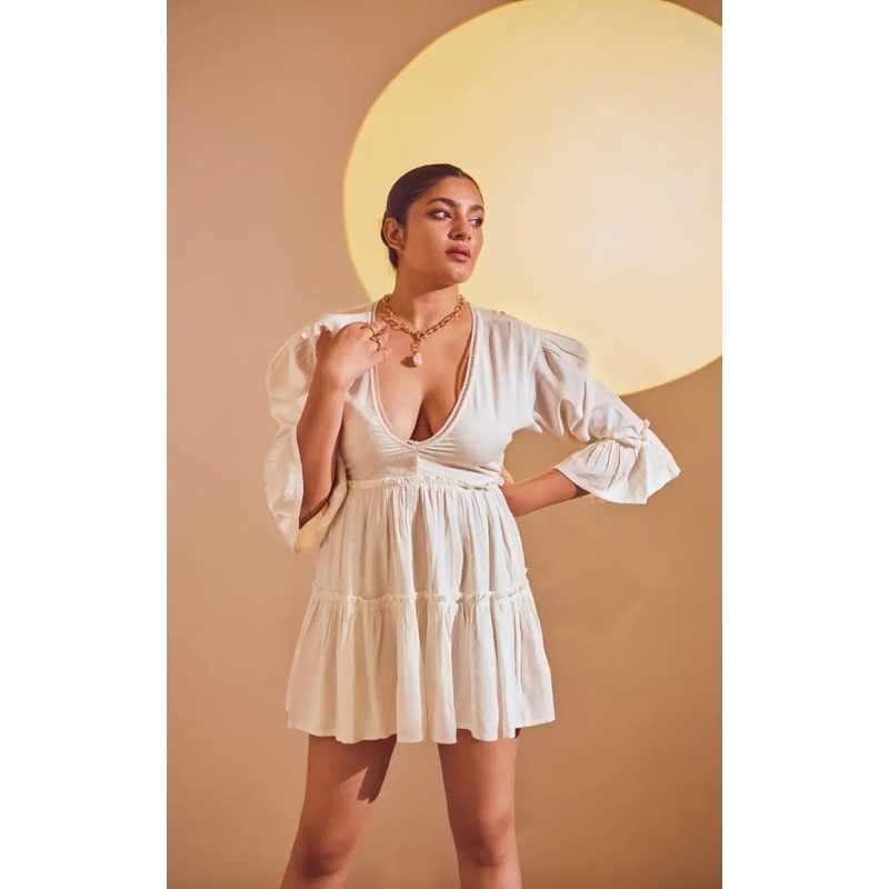 Off White V- Neck Fitted Dress With Lace Detail XS White