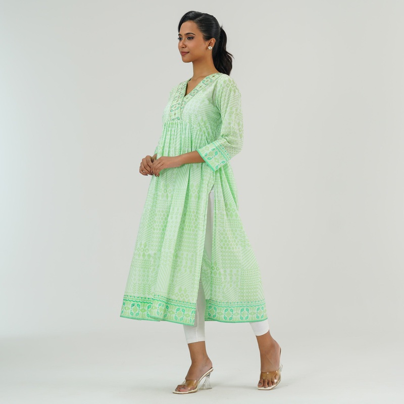Womens Green Embellished Kurti S GREEN