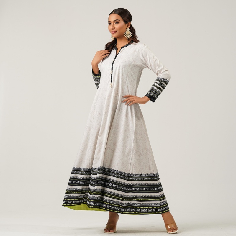 Womens White Black Gown S WHITE BLACK