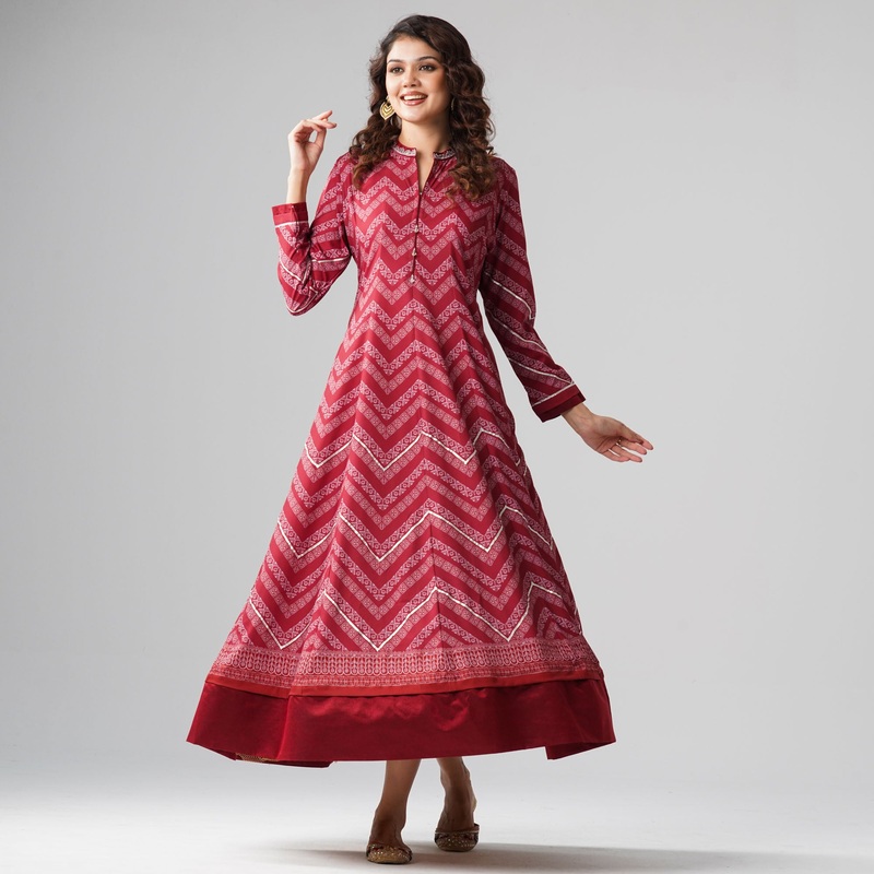 Womens Maroon Gown L MAROON