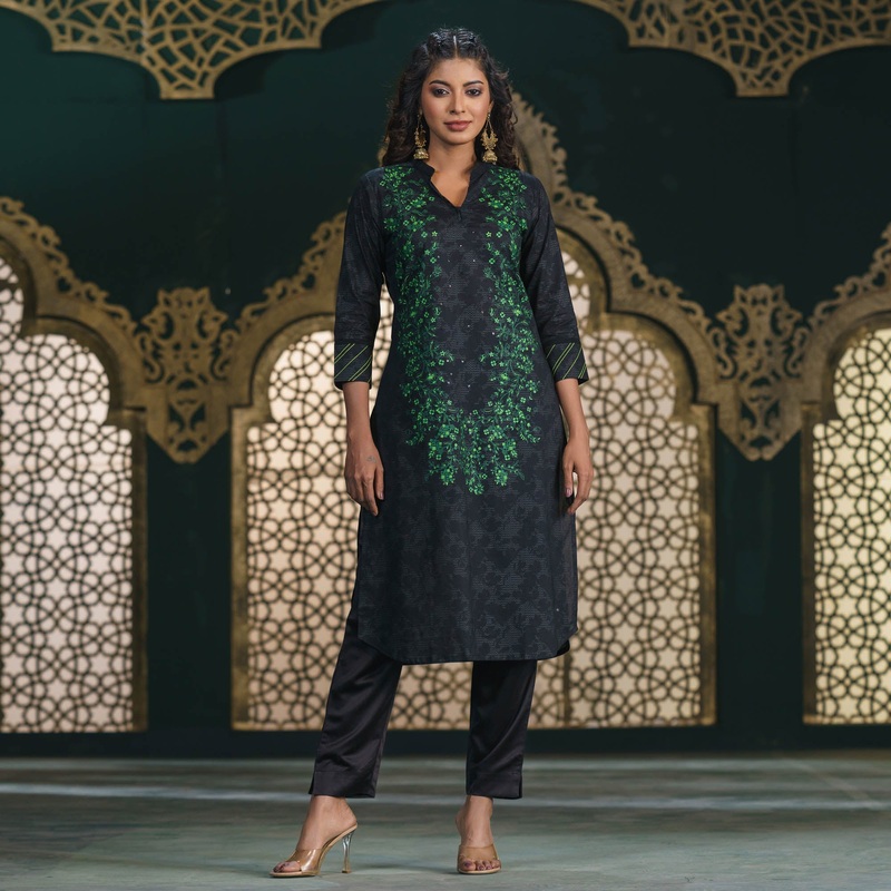 Women Black Printed Kurti L BLACK