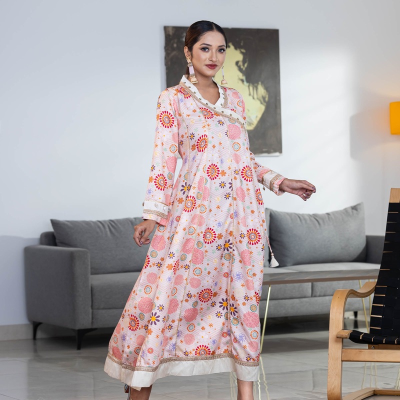 Women Off-White Digital Print Gown 2XL OFF WHITE