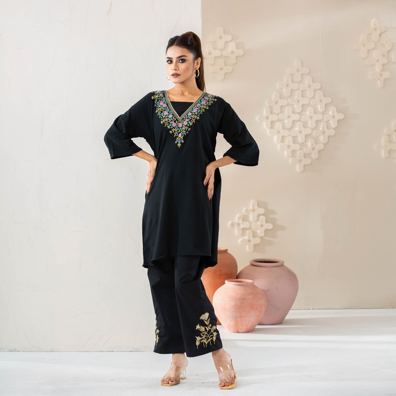 Women Black Embroidered Kurti 2XL BLACK