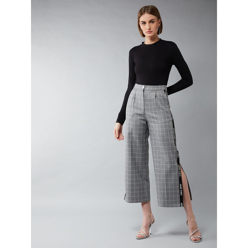 Women’s Grey & White Regular Fit Checkered Flared Trouser XS Gray