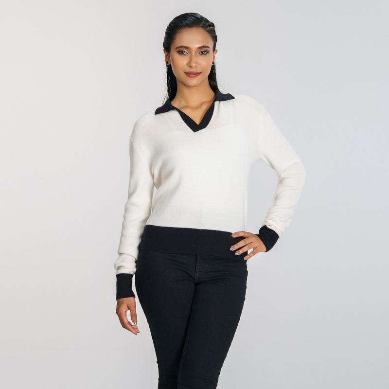 Womens Black & White V-Neck Pullover S WHITE/BLACK